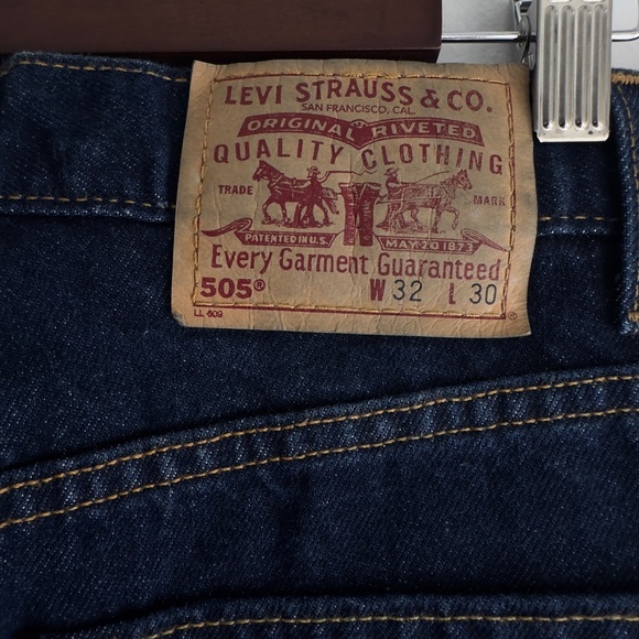 Vintage 505 Levi's Dark Wash Straight Leg 100% Cotton Made in the USA - Picture 7 of 9